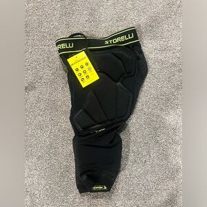 NWT 3/4 length goalkeeper pants, youth large